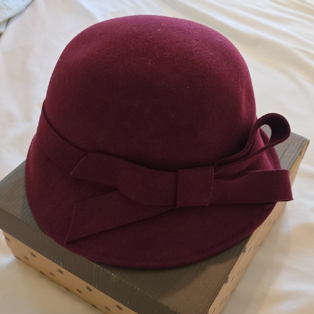 Elegant Burgundy Wool Cloche Hat